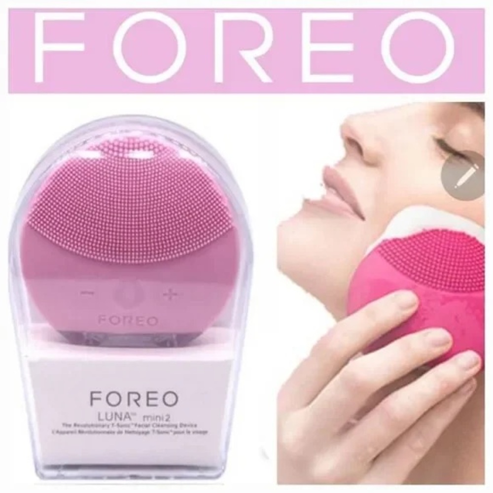 FOREO Luna Mini 2 Skincare Device - Vibrant Pink